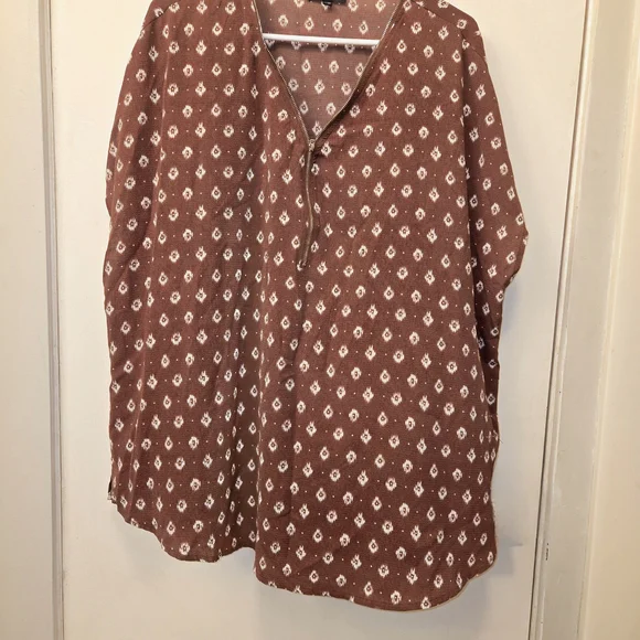 Brown Patterned Women's Top - Picture 1 of 4